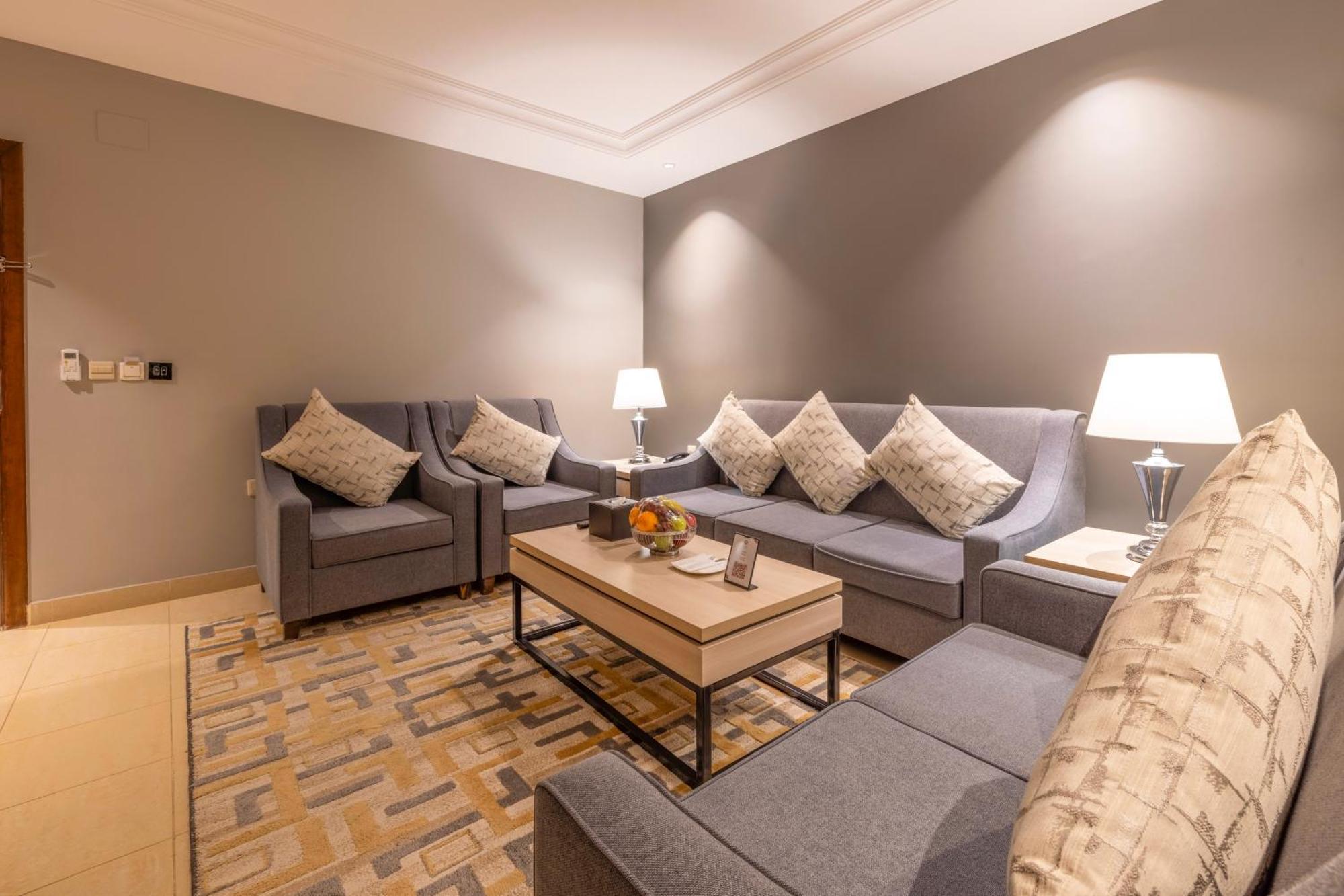 Enala Hotel Apartments - Tabuk Табук Екстериор снимка